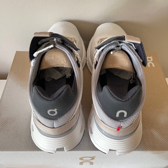 On Running Women's Shoes - White and Black - Picture 4 of 7